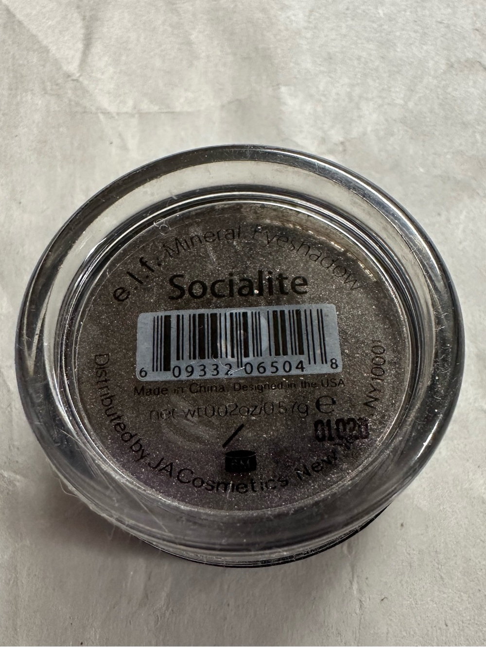NEW e.l.f. Mineral Eyeshadow in Socialite (Purple Metallic Shimmer)